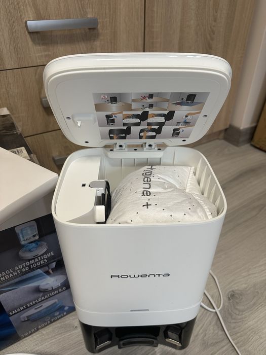 Продаю робот пилосос від Rowenta Serie 75S+ ( миючий )