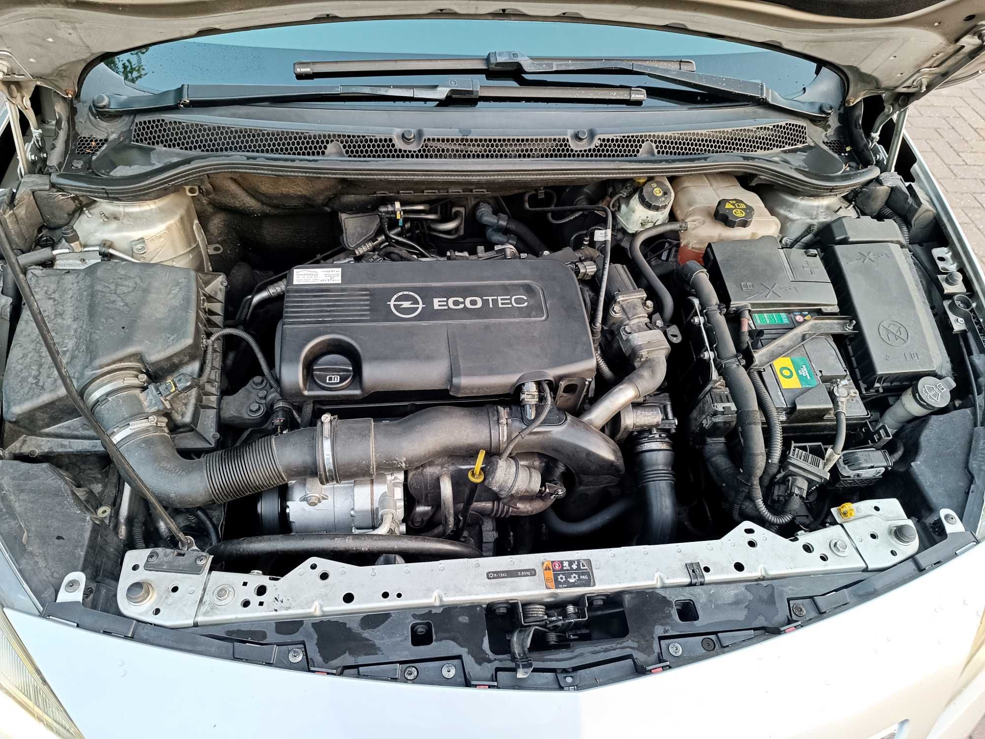 Opel Astra J Sports Tourer Cosmo 1.7 CDti 125Cv