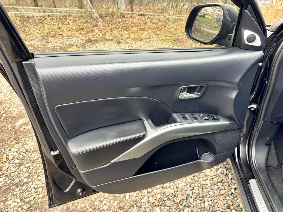 Продам Mitsubishi Outlander XL