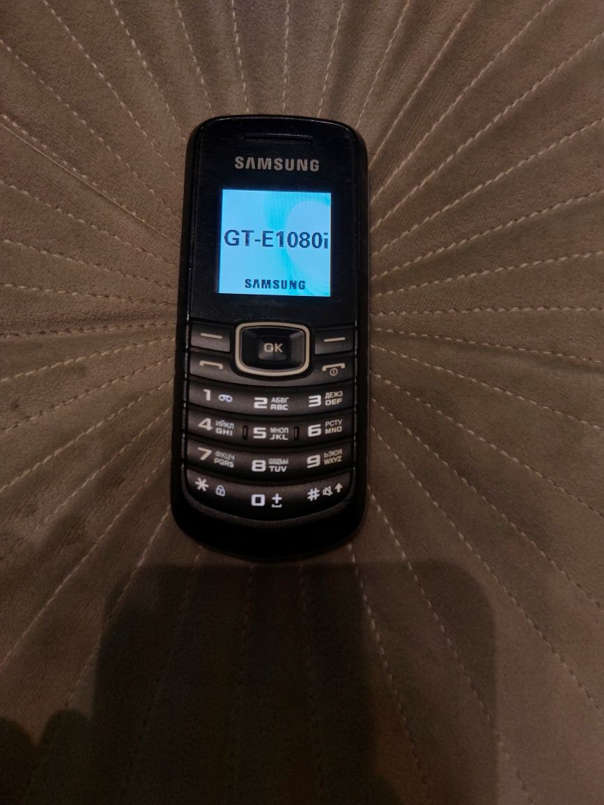 Телефон sumsung E1080i в идеальном состоянии.