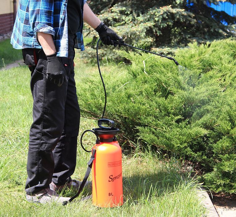 Ogrodowy opryskiwacz ciśnieniowy 8L