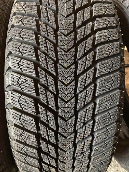 Нові всесезонні шини 215/55R17 Nexen WinGuard ice Plus WH43 98T XL