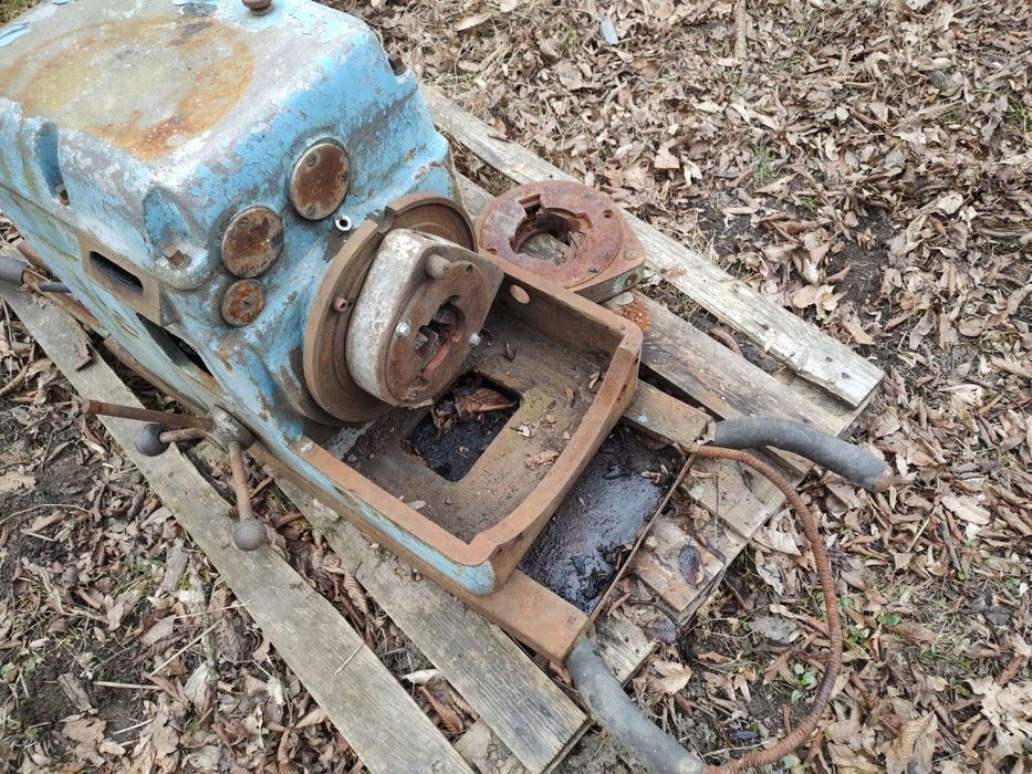 Stara gwinciarka mechaniczna GW gwintownica do rur PRL