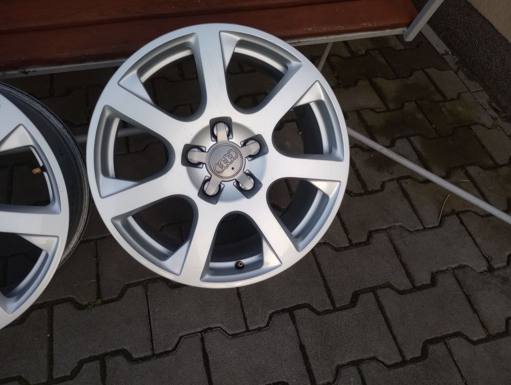 17" 5x112 Audi A4 b8 b9 A5 A6 c6 c7 A7 Alufelgi Oryginalne Felgi 8j