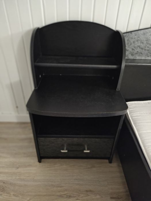 Łóżko 180x200, plus szafki nocne