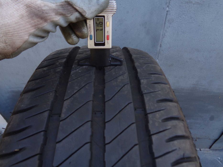 4x Michelin Agilis 3 215/65R16 C 106/104T, 8,3mm, OPONY BUS VAN