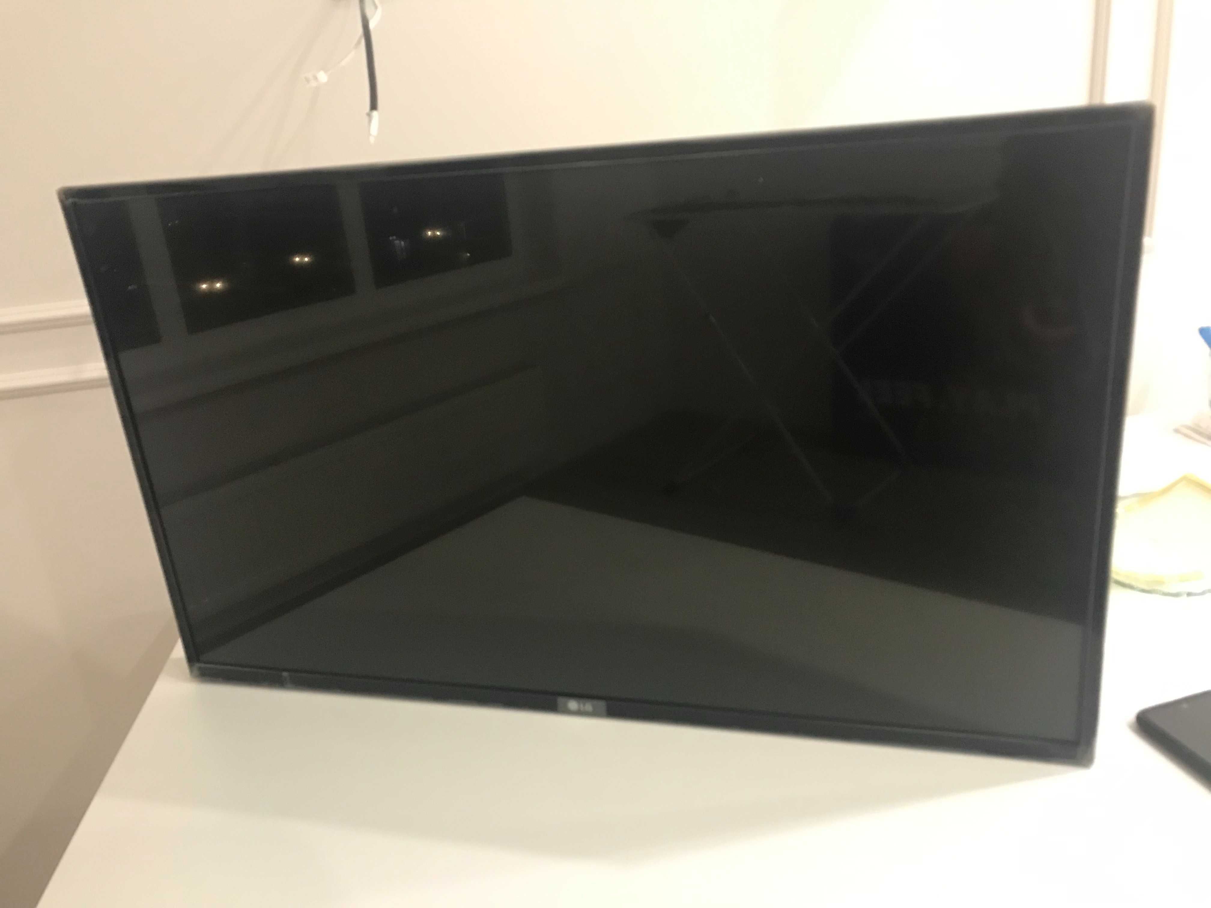 Продам Телевизор LG 32LH500D