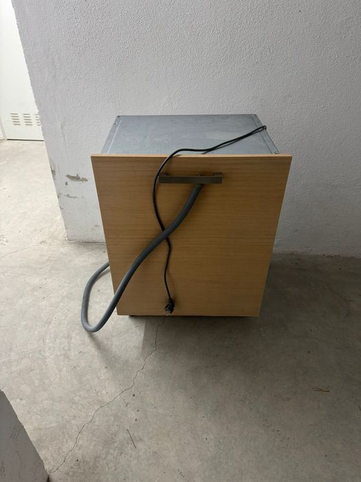 Máquina de lavar e secar a roupa Candy CDB 134