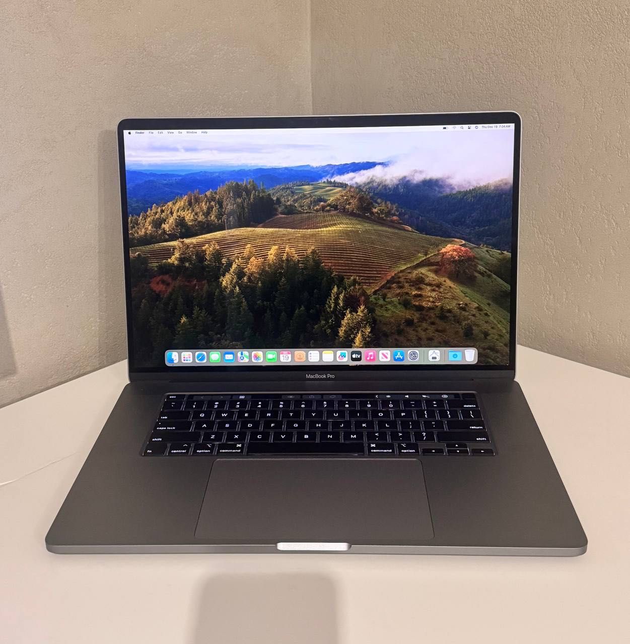 MacBook Pro 16" Space Gray 2019 (MVVK2)