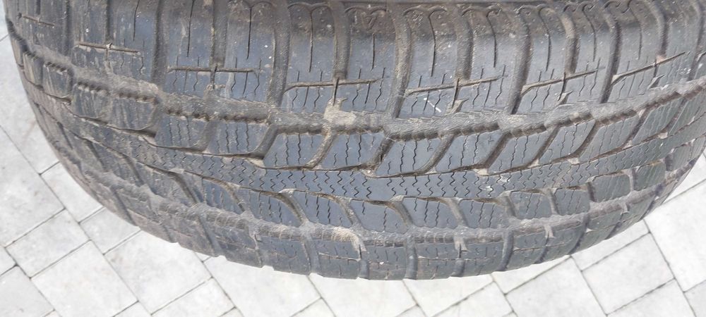 215/65R16 nexen szt4. Opony zimowe