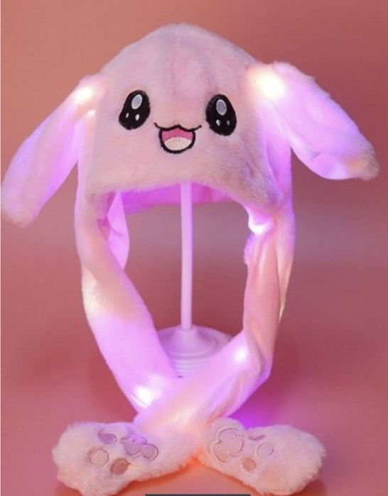 Светящаяся шапка с двигающими ушами