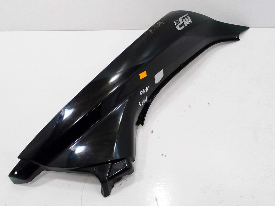 Piaggio mp3 lewa owiewka tył osłona bok