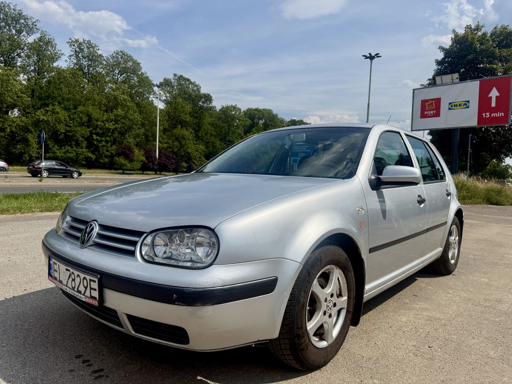 VW Golf/2003r/1.6 LPG/technicznie bdb/2x opony