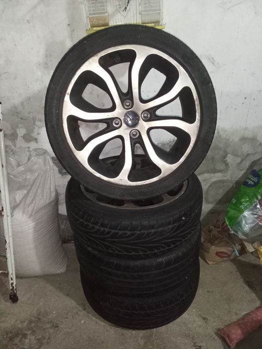 Conjunto jantes especiais e pneus 17/45/205