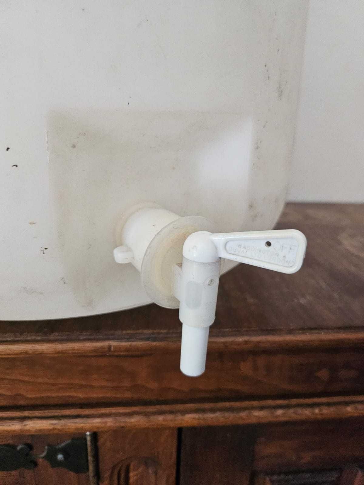 Recipiente de 50 litros com válvula