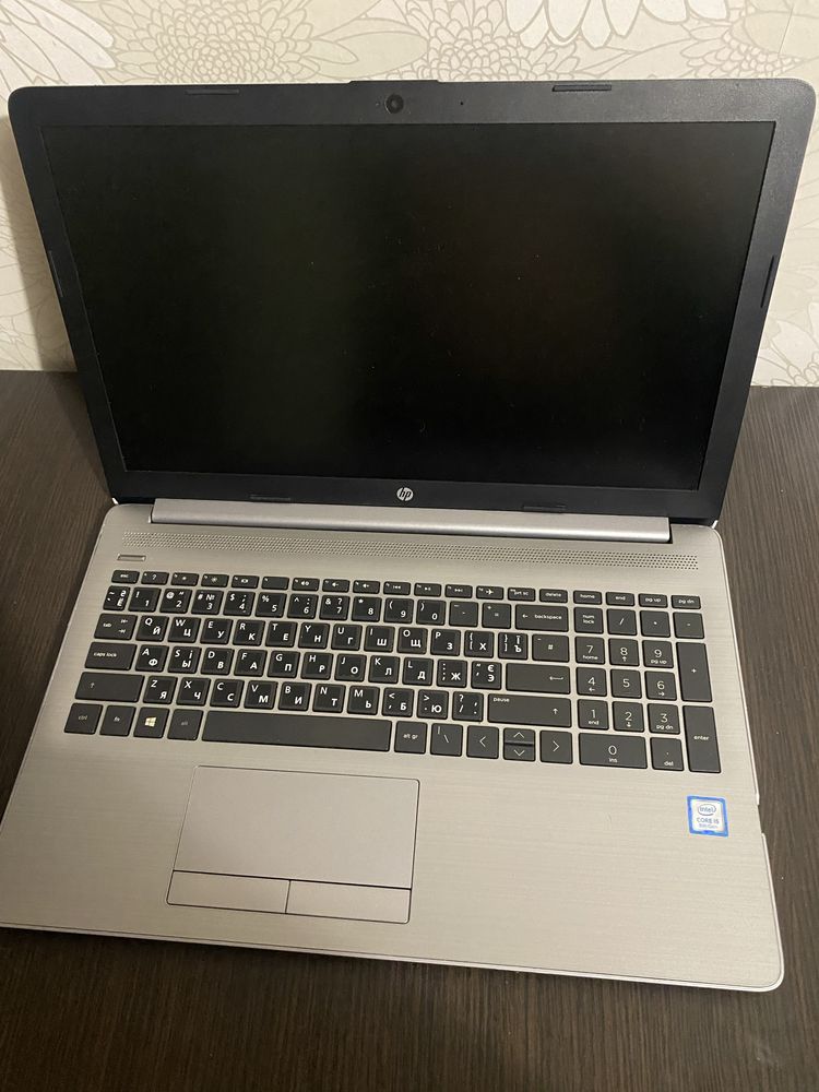Ноутбук HP-250-G7