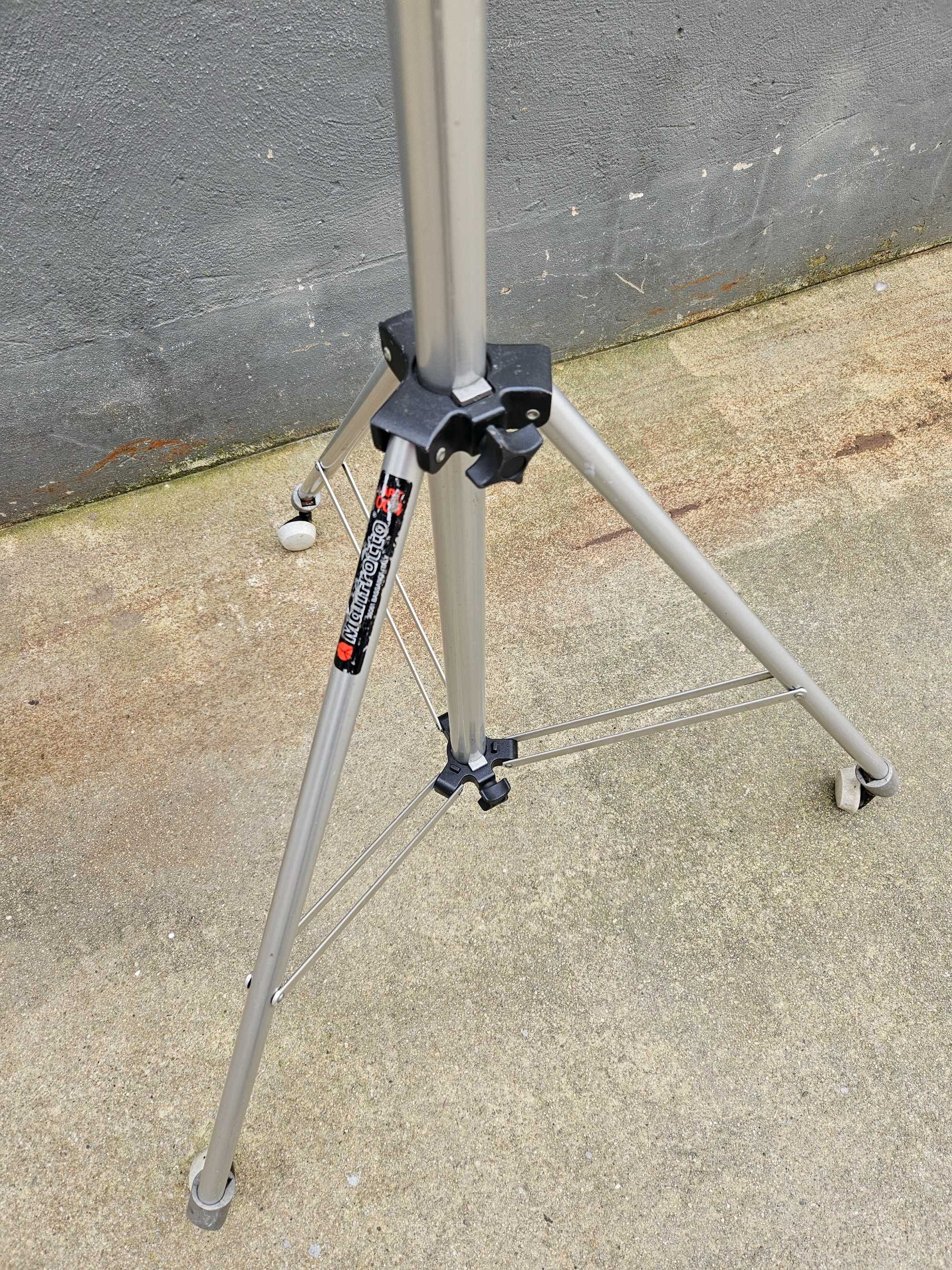 Tripé de Iluminação Manfrotto c/ rodas