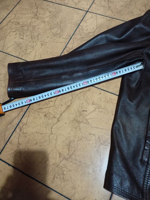 Kurtka skórzana brązowa.