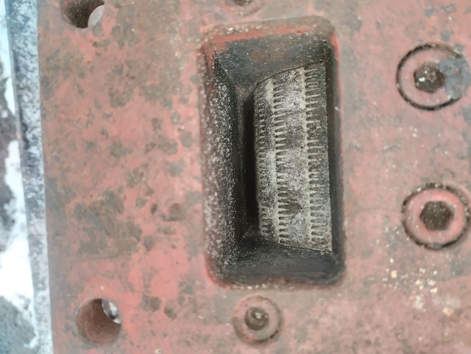 Зернодробілка для плиниці, ячменю і тд