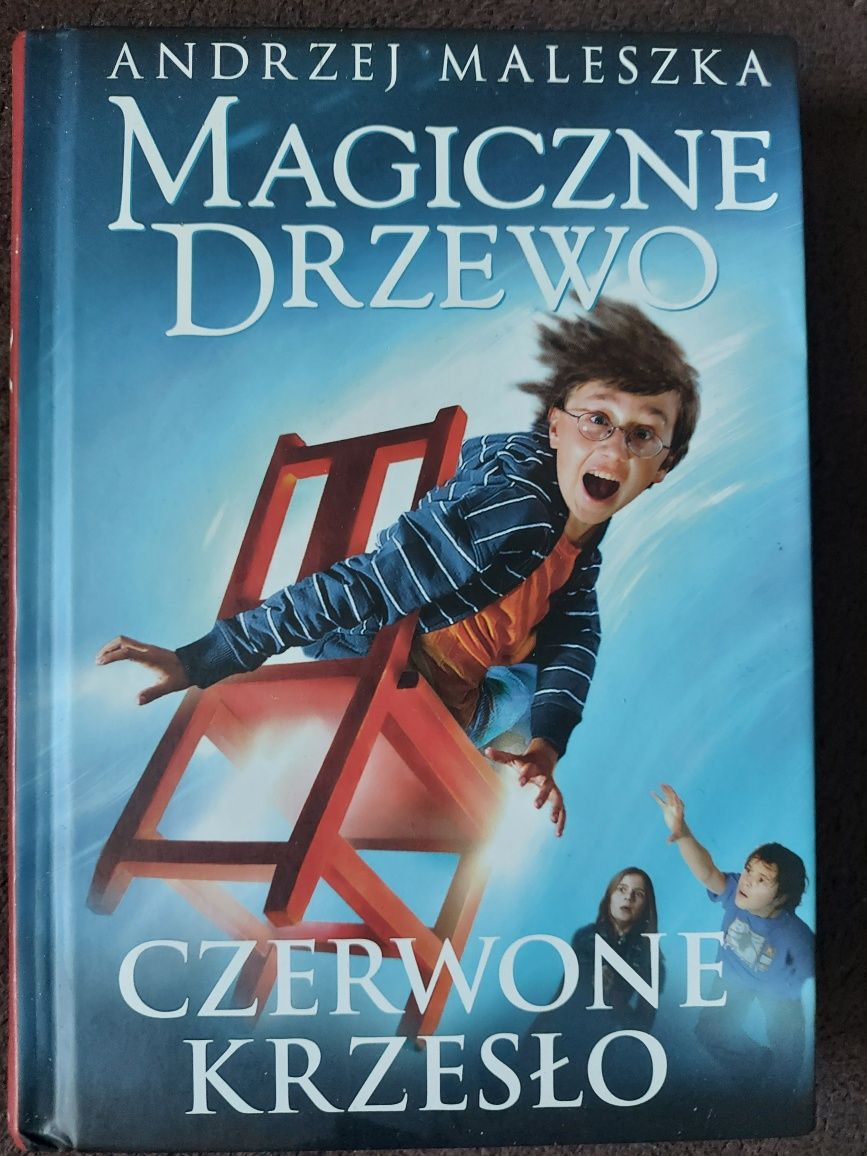 Magiczne drzewo Czerwone krzesło