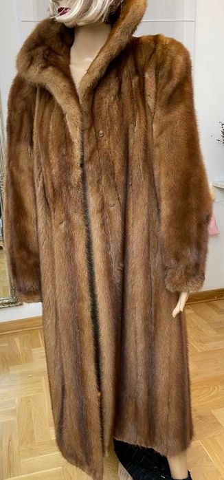 Śliczne futro z norek w kolorze koniakowym .M/L