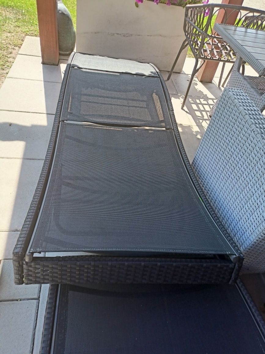 Sprzedam dwa leżaki z technorattanu