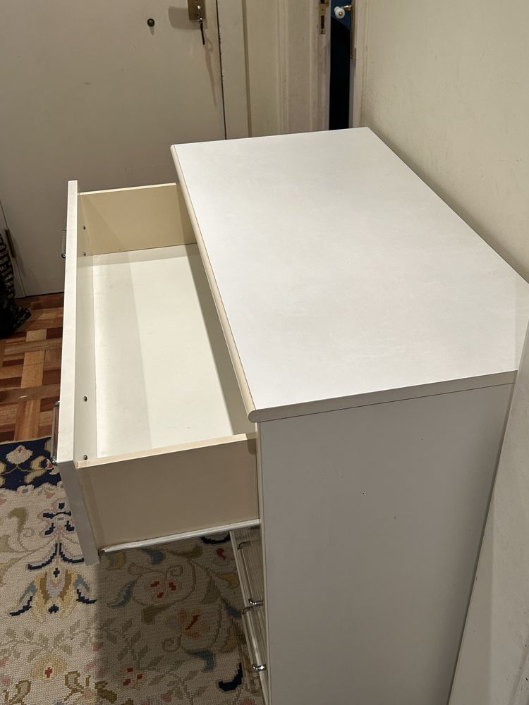 Cómoda Gautier com 4 gavetas, em branco