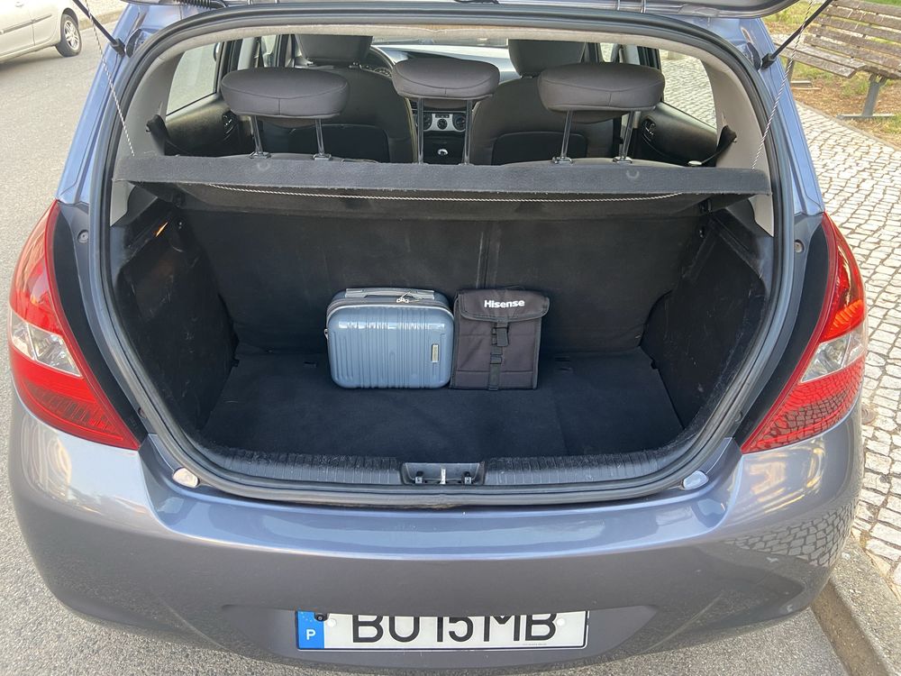 Hyundai 1.2 Gasolina • 85 cv • Poucos Km • Multimídia • CAMERA DE RÉ