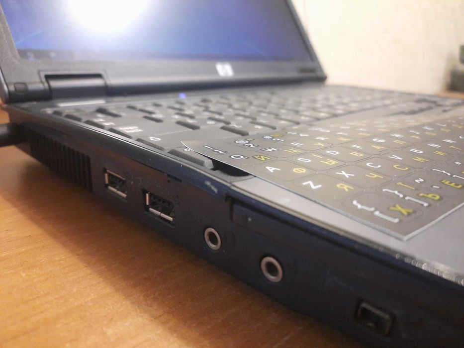 ноутбук 2 ядра, функциональный, с хорошей батареей