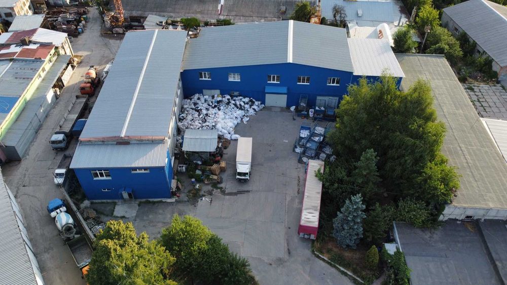 Продаж виробничо - складську будівлю 2450м2/ метро Масельского 1км