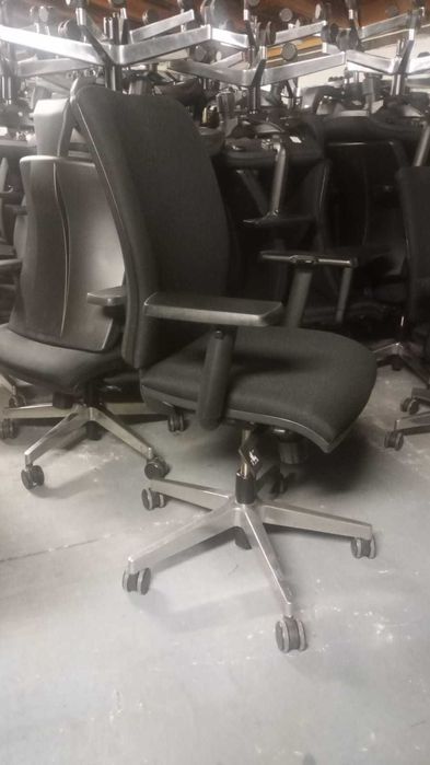 Fotel biurowy RIM czarny fotele krzesła biurowe obrotowe do biur domu