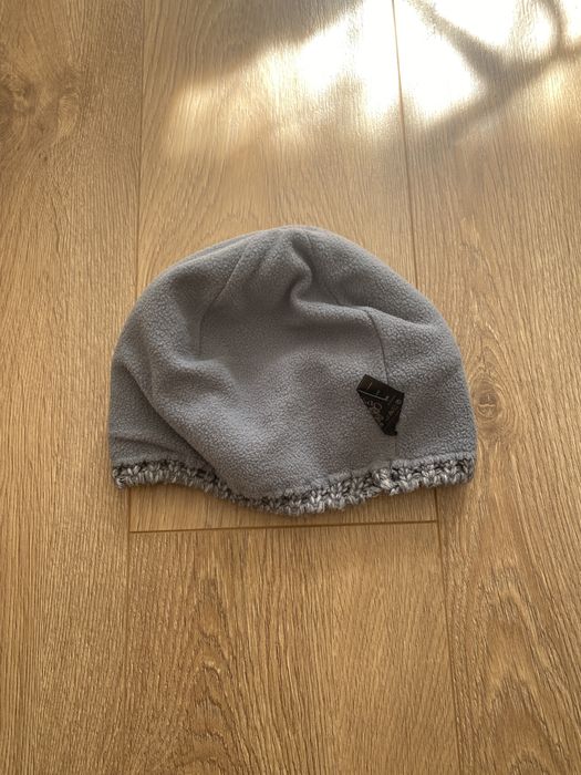 Тепла шапка жіноча зимова