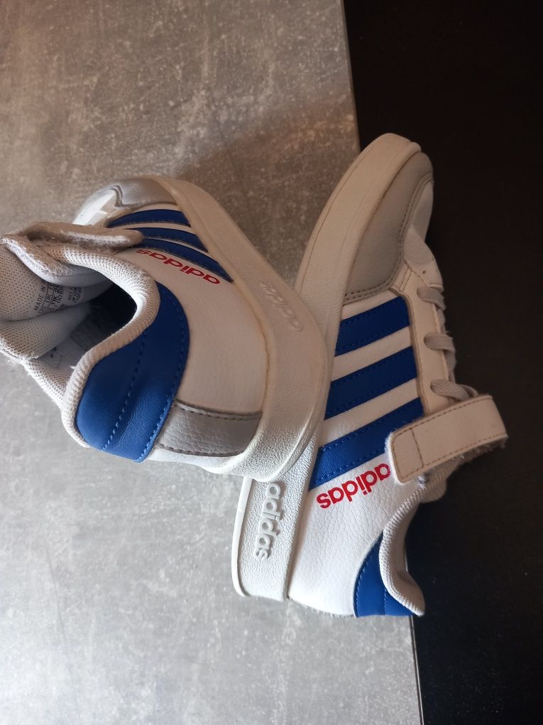 Ténis Adidas, tamanho 29