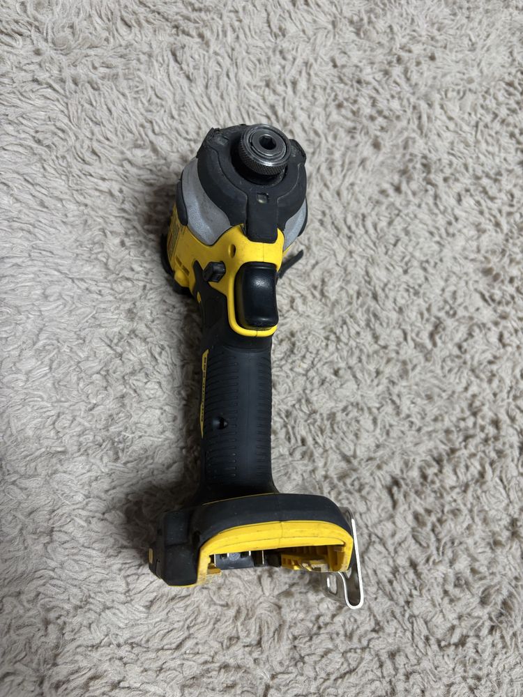 Імпакт Dewalt dcf850 20 v