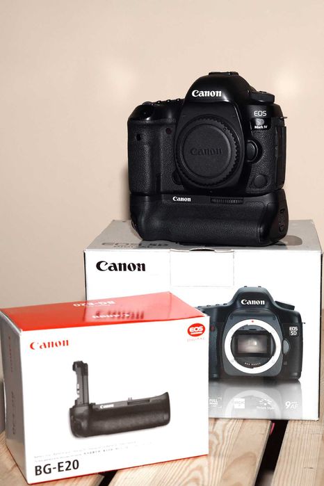 Canon EOS 5D Mk IV + Grip + baterie + karty