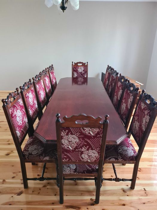 Stół drewniany rozkładany plus 12 krzesel