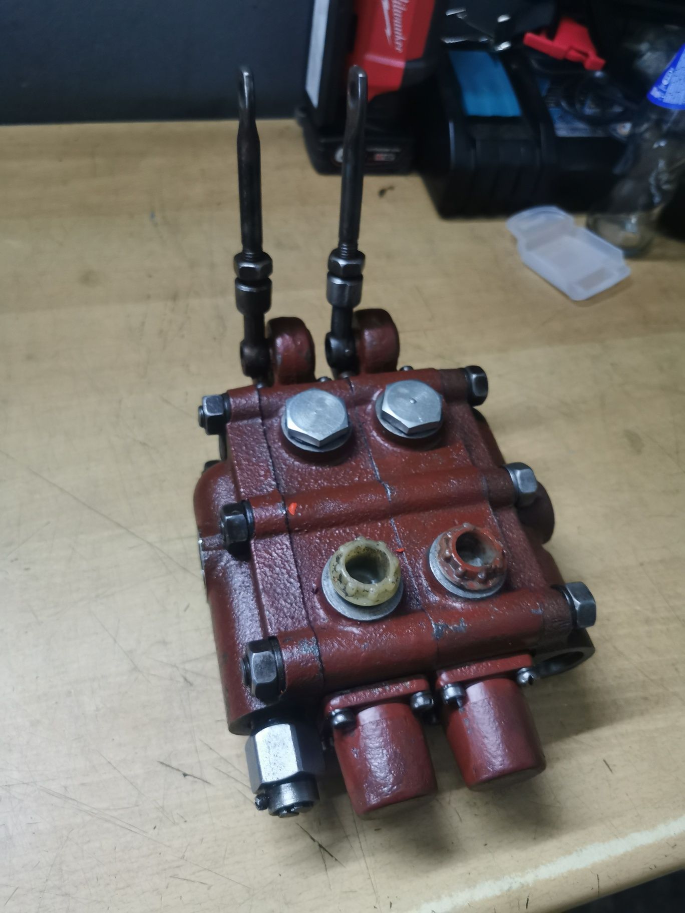 Rozdzielacz hydrauliczny typ RBS 10 bizon