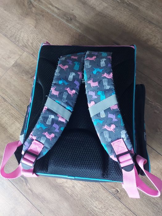 Tornister Granatowy Dziewczęcy W Pieski DERFORM Z Uszami Cleo & Frank