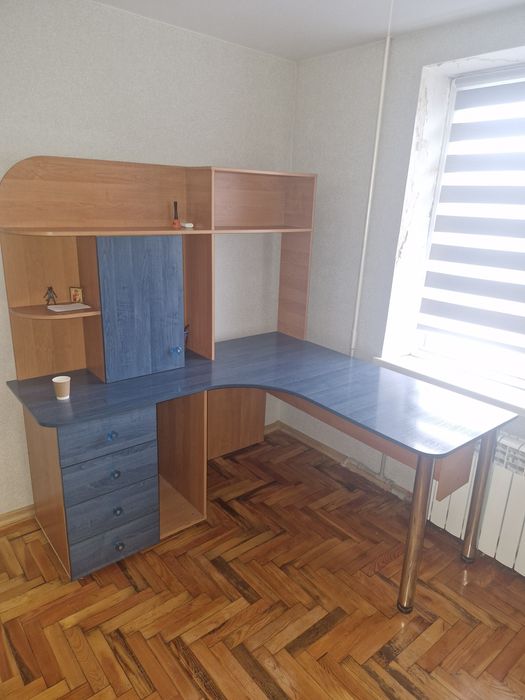 Стол  письменный.