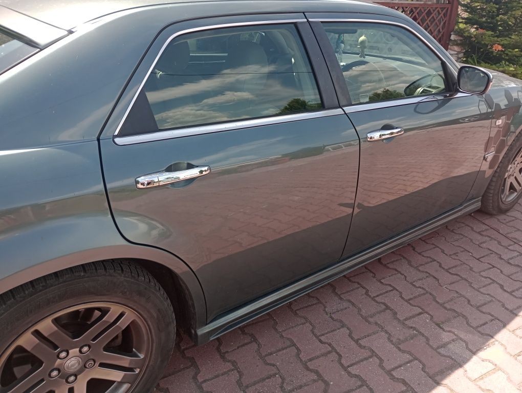 Chrysler 300C Anglik zarejestrowany zadbany