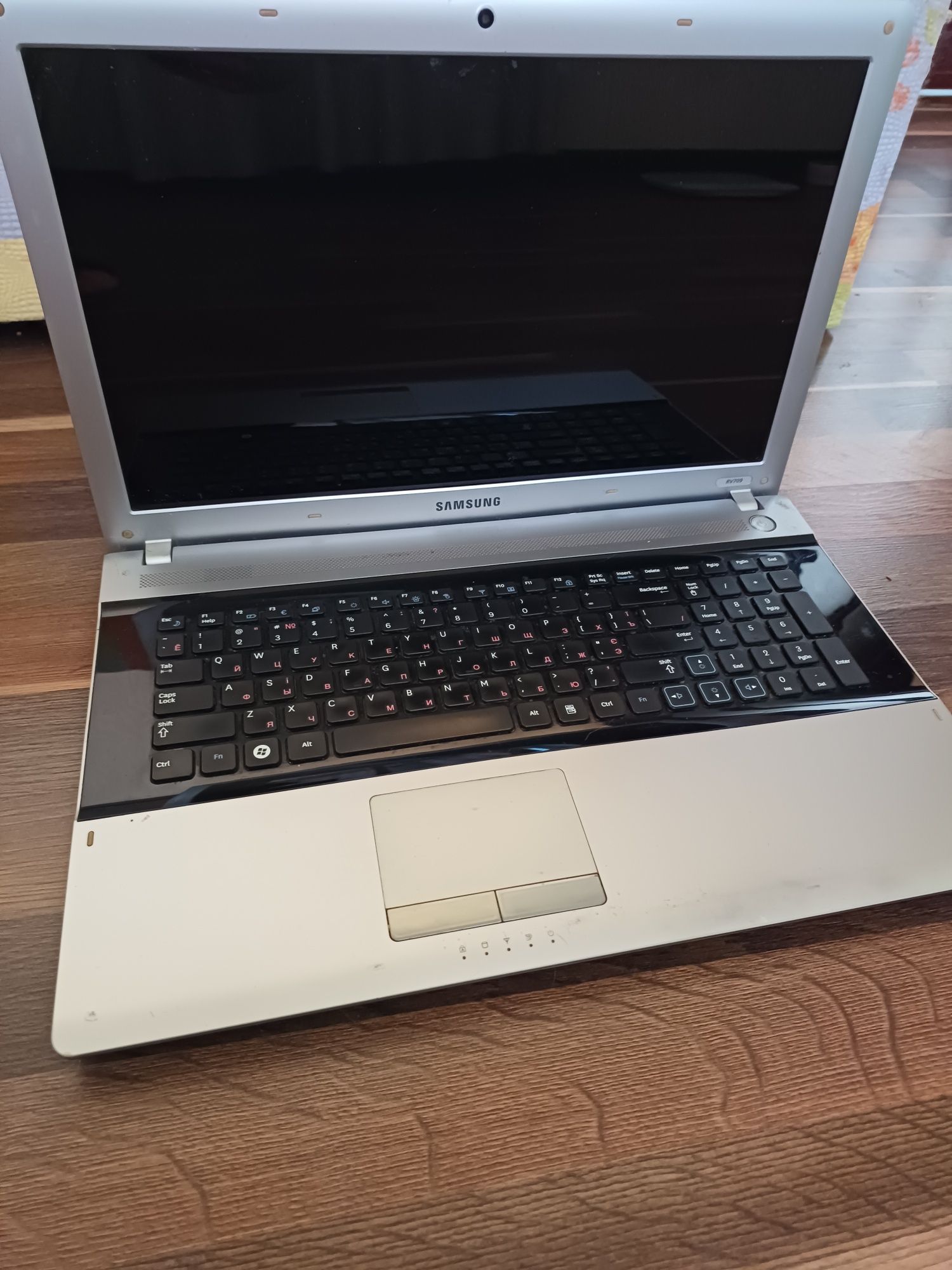 Samsung RV509 ноутбук работающий