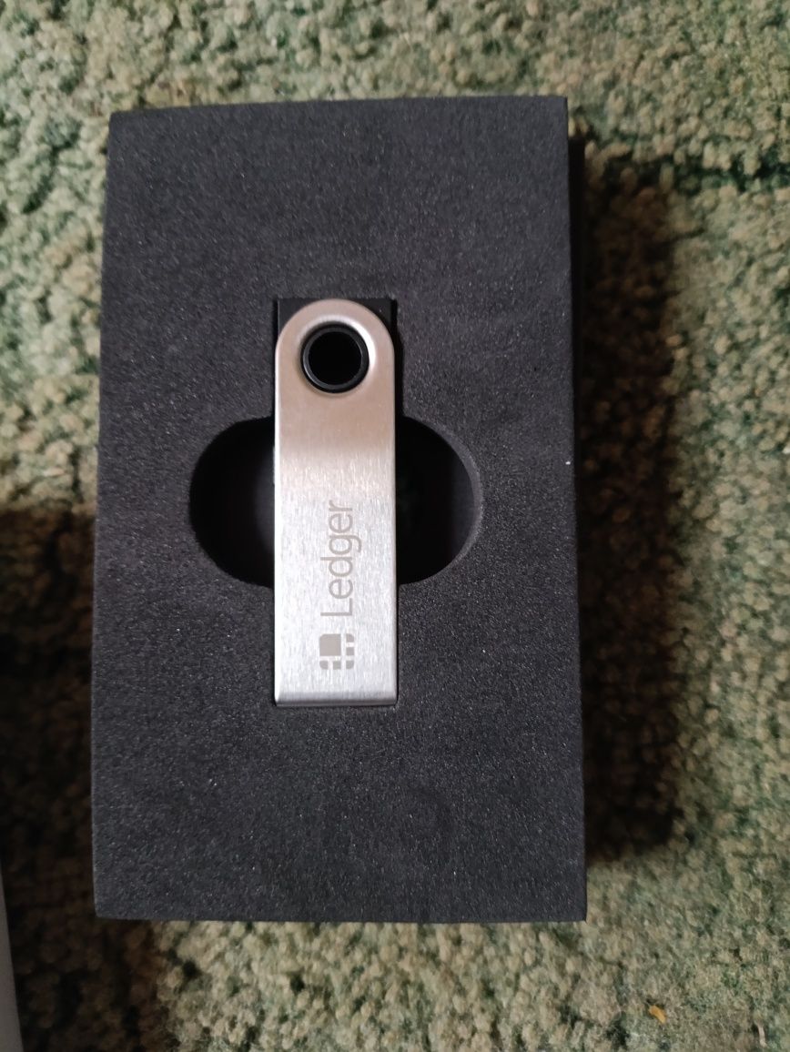 Криптокошелёк LEDGER NANO S