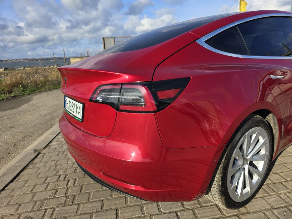 Продам Tesla Model 3