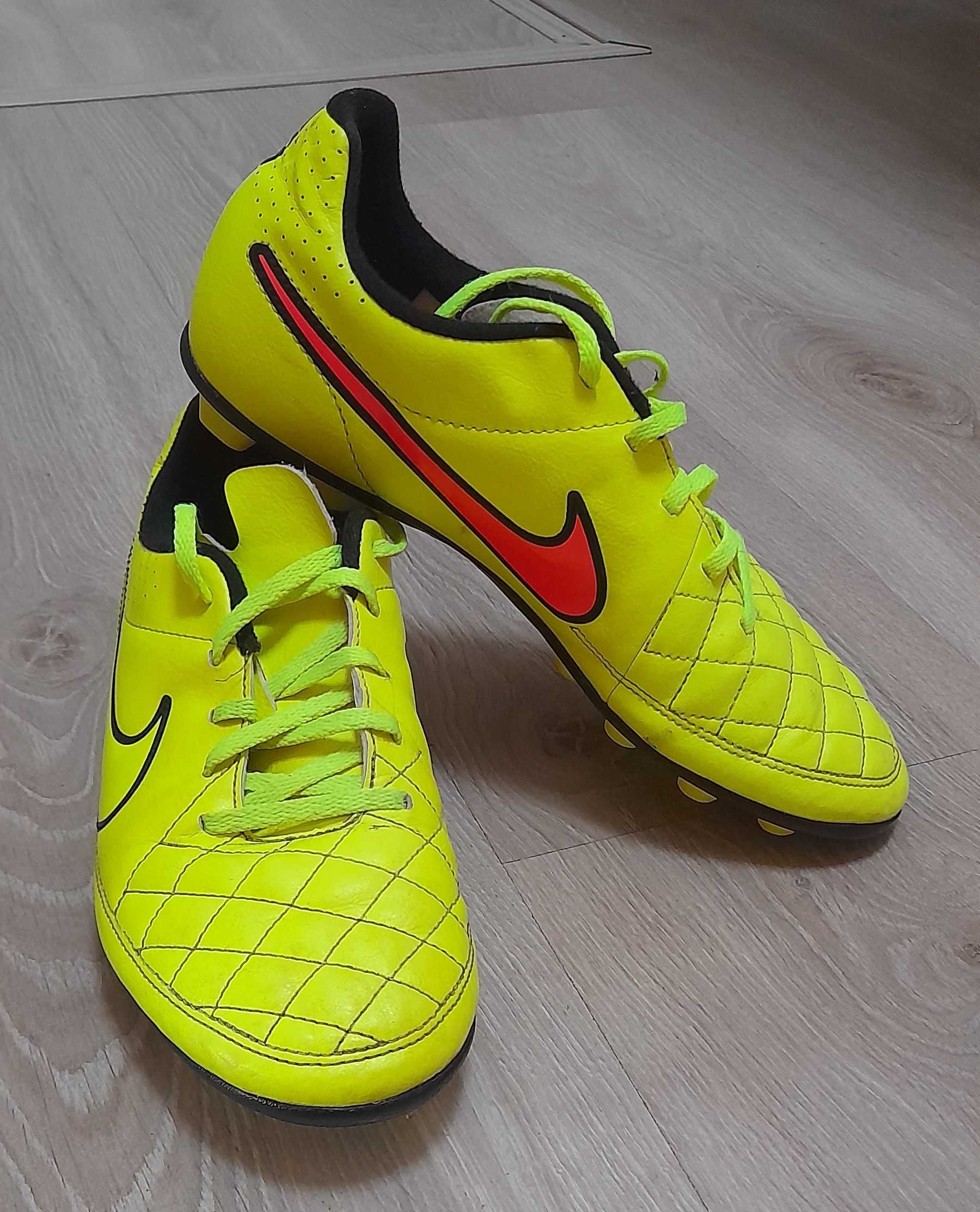 Buty piłkarskie korki Nike Tiempo  rozm. 38,5 skóra