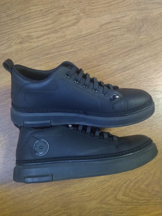 Продам підросткові мокасіни