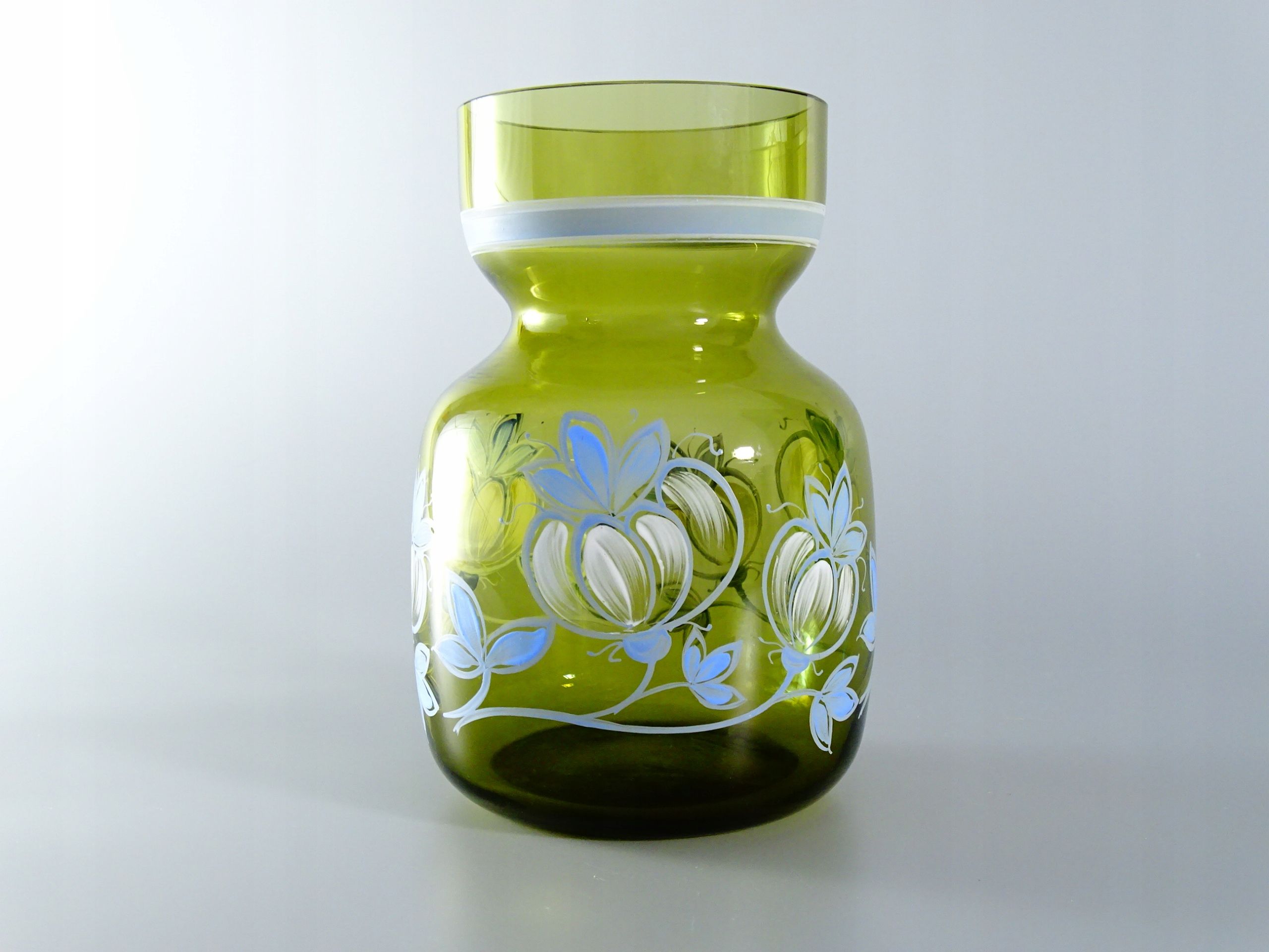 piękny malowany zielony wazon szklany