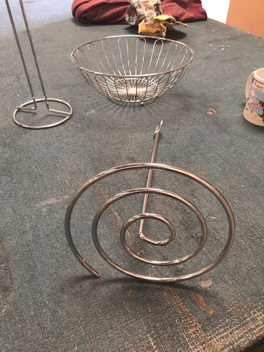 Cesto+suporte para capsulas de café + suporte rolo papel