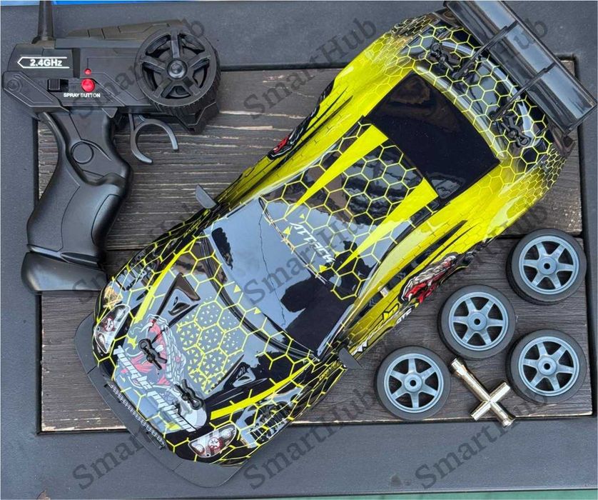 Дрифт машинка с дымом Nissan GTR Snake на радиоуправлении желтая Нисан