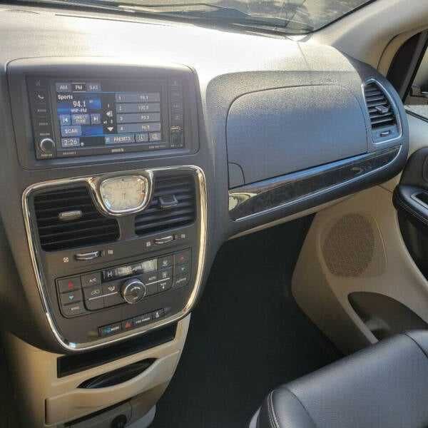 2016 Chrysler Town and Country