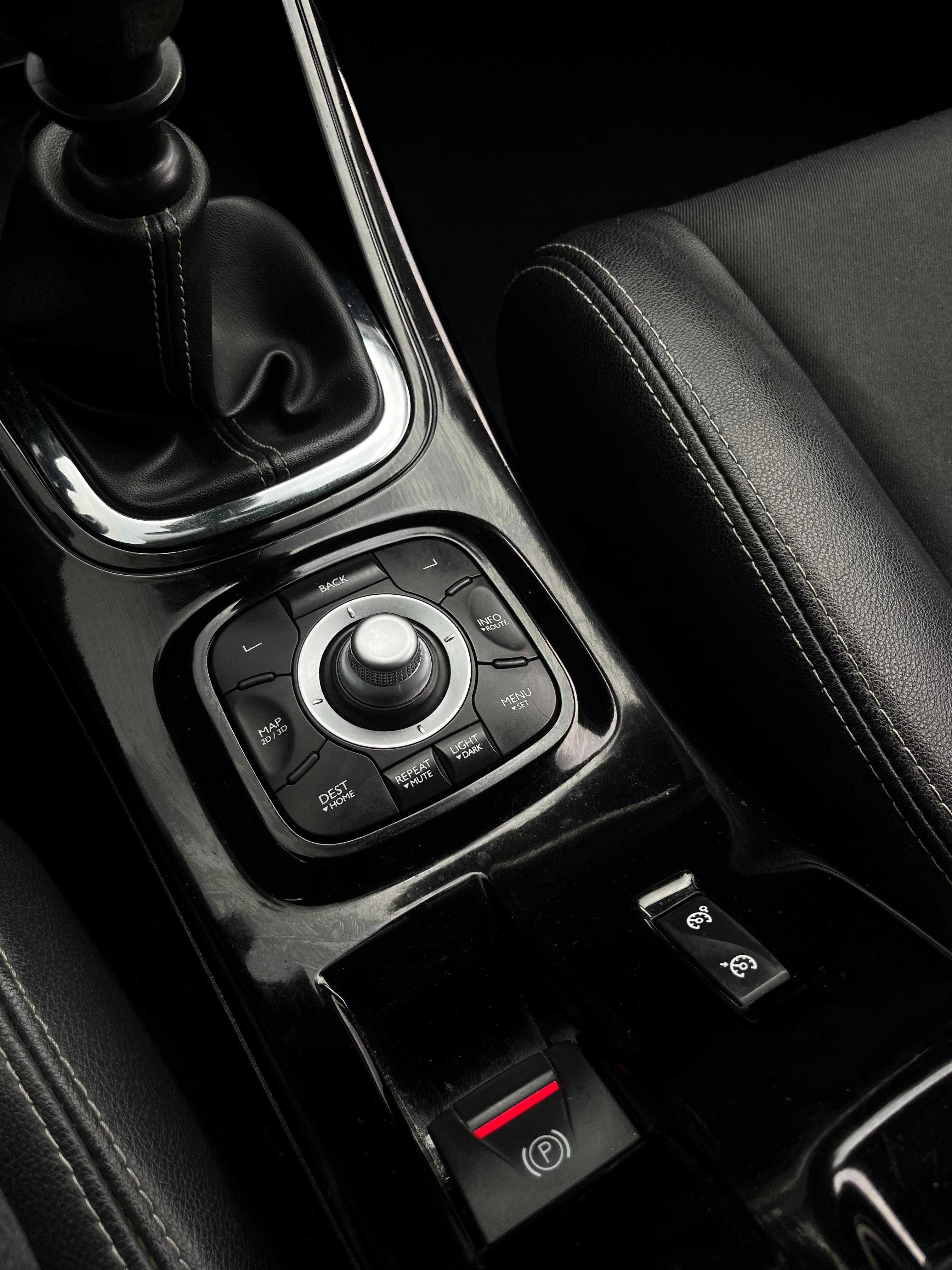 Renault Mégane Coupé 1.6 dCi Bose Edition 130cv | Garantia Incluída